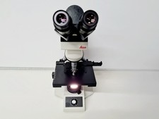 Leica ATC 2000 Compound Microscope with 3 x Objectives - Achro Lab