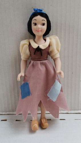 Snow white peasant - snow,