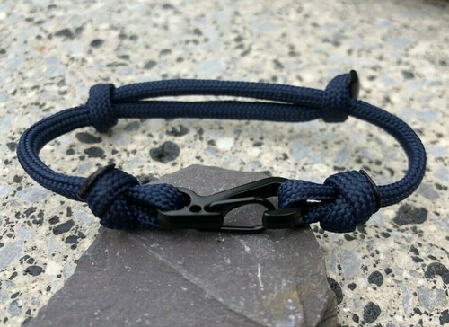 Paracord carabiner bracelet - paracord,