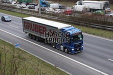 Truck photo MAN TGX tarpaulin