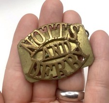ORIGINAL WW1 NOTTS & DERBY(SHERWOOD FORESTERS) BRASS SHOULDER TITLE BADGE
