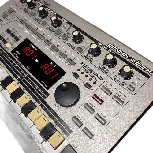 Roland 303 groovebox - roland,