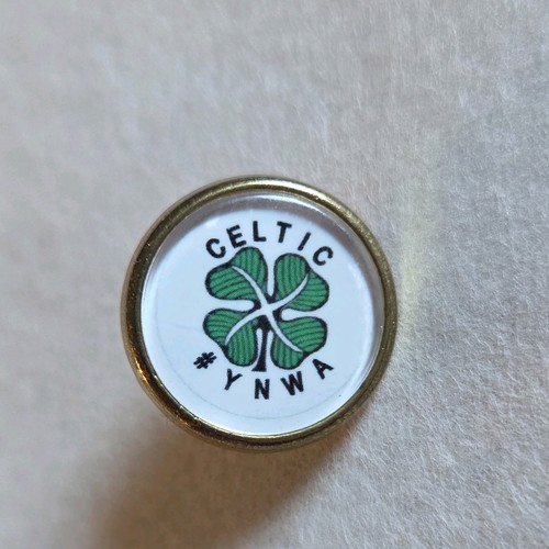 Retro celtic pin - pin, badge