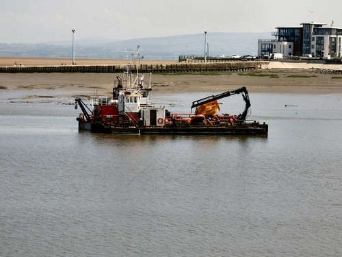 Photo 6x4 dredger off - 6x4,
