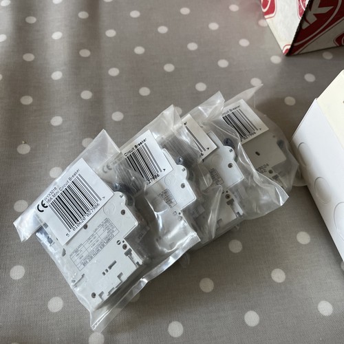 Circuit breakers with - mk,