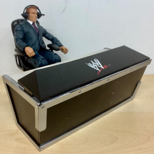 Wwe breakable commentary table - wwe,