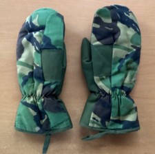 ORIGINAL BRITISH ARMY DPM MK III ARCTIC MITTENS, UNISSUED, MEDIUM SIZE