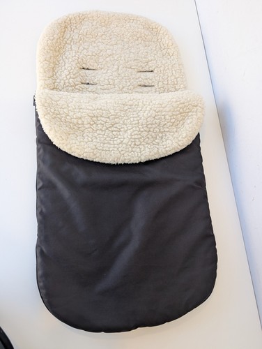 Unbranded sheep skin lined - sheep,