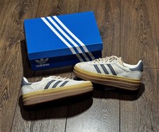 UK 4.5 - Adidas Originals