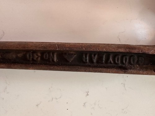 Cast iron fence - iron, tightening