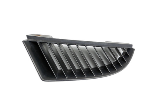 Air inlet grid for - , bumper