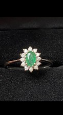 18ct 18K white gold emerald