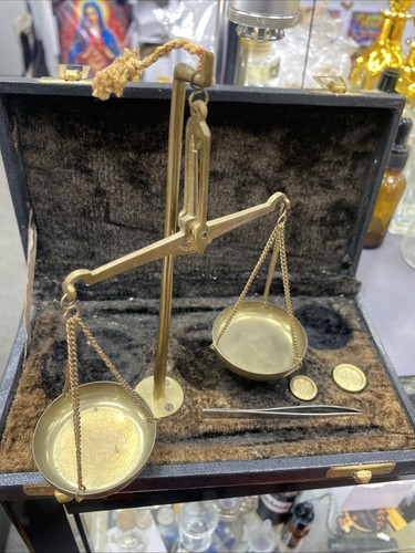 Vintage brass pocket balance - brass,