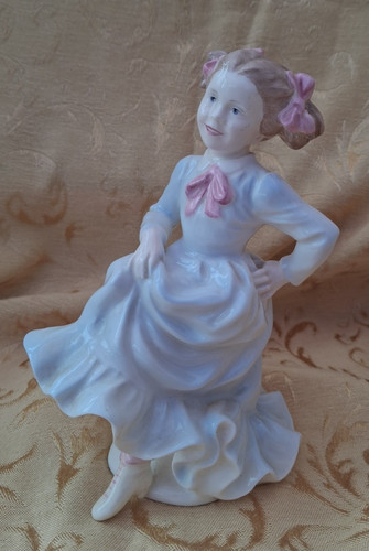 Coalport figurine sundays - coalport,