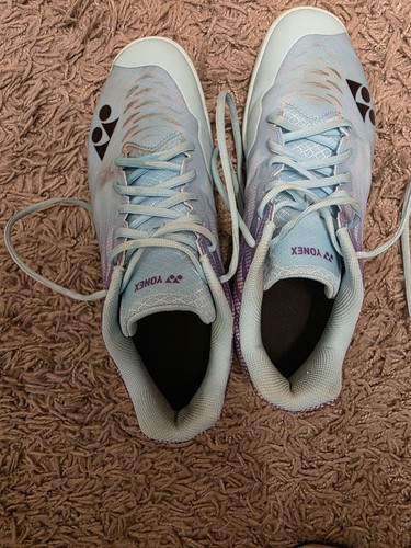 Yonex badminton shoes - yonex, size