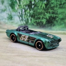 Hot Wheels Triumph TR6 Diecast Model Car 1/64 (50) Excellent Condition 