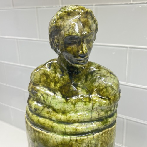 Bust sculpture profile a - profile,