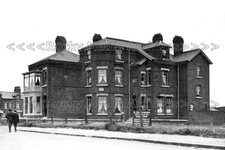 jyy-41 Campsie House, Knott