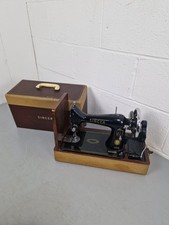 Vintage Singer Sewing Machine Hand Crank with Case Antique, TV / Film Prop 