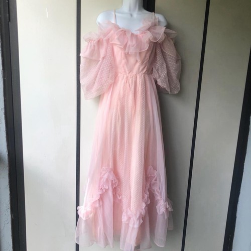 Vintage 1970s pink - swiss, dot