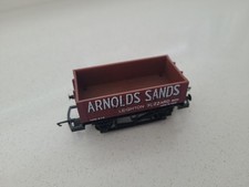 HORNBY OO GAUGE ARNOLDS SANDS OPEN MINERAL WAGON. GOOD CONDITION. 
