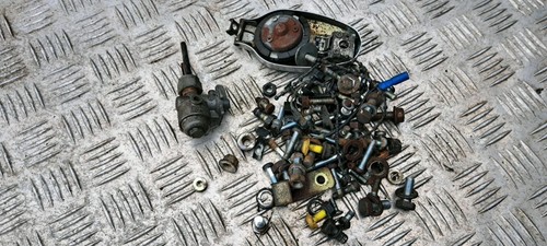 Yamaha 100 bolts - 100,