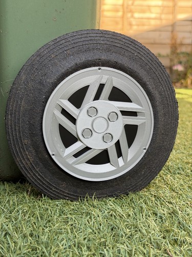 Wheelie bin ford xr3i - uk,