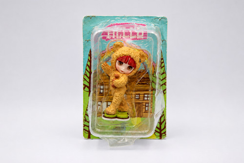 Blythe belle bear hug - belle,