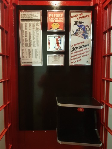 Red telephone box booth - k6,