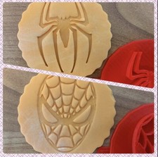 2 x Spider-Man Super Hero Spiderman Embosser Stamp Fondant Icing Cupcake Cutter