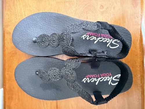 Sketchers black embellished - black,