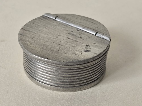 Antique small snuff pill - small,
