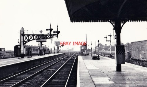Photo yatton railway station - photo,