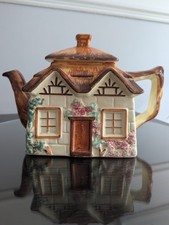 Vintage Cottage Teapot