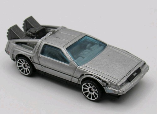 Hot wheels back to - -,