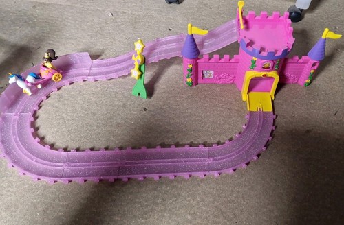 Dora the explorer castle - dora,