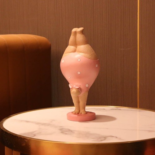 Charming fat lady figurine - lady,