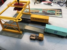 Lima OO/HO Operating Container crane accessory set, with wagon & lorries.