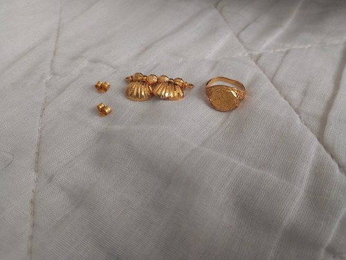 Solid 22kt scrap - gold, great