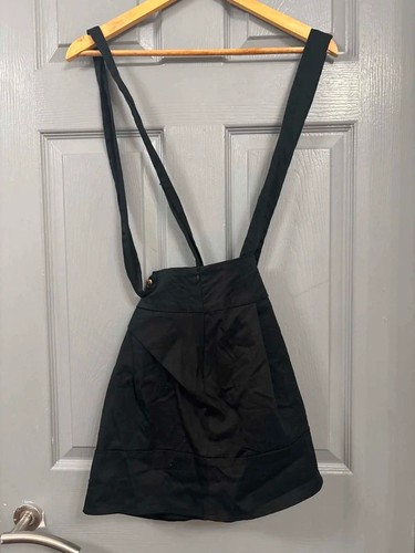 Atmosphere black pinafore