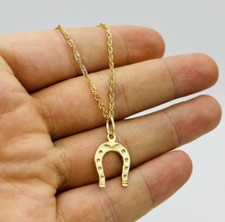 375 9ct Solid Gold Horse Shoe