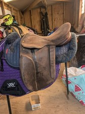 17inch Flyde Show Cut Saddle