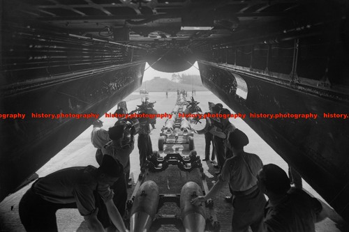 F008225 loading avro - loading, of