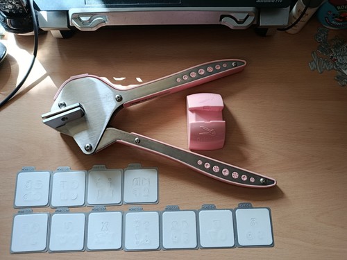 Quickutz squeeze pink hand - squeeze,