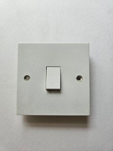Vintage white light switch - mk,