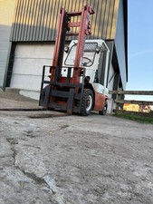 Nissan 2.5t Diesel Forklift