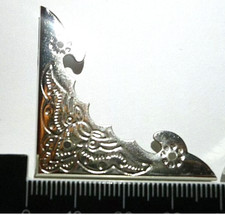 Pack of 4 Metal Case Corner