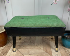 MID CENTURY VINTAGE BLACK & GREEN BUTTON TOP VINYL LEATHER FOOTSTOOL RETRO LEGS