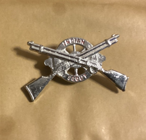 Indian scout - (crossed, rifles)