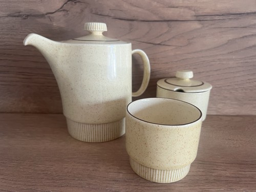 Poole pottery broadstone 1l - -,